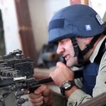 Rossijskij fashist Porechenkov streljaet v ukrainskih soldat