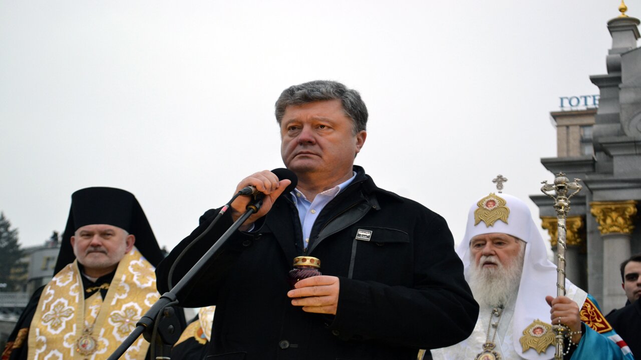 Petr Poroshenko na akcii Ja-Volnovaha My vernem Donbass , zahvatchik budet vykinut