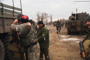 Боевики встречают друг друга на камеры российским СМИ