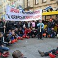 Buhie shahtery Ahmetova piketirujut Poroshenko