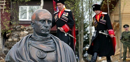 В Питере установили памятник Путину