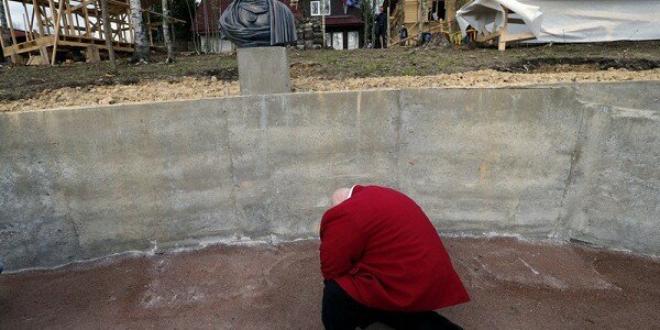 В Питере установили памятник Путин