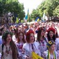 Tysjachi odessitov prishli na marsh vyshivanok v Odesse (7)