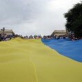 V Odesse na Potemkinskoj lestnice razvernuli 24 metrovyj Flag Ukrainy 1