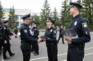 V Kieve policejskie poluchili pervye oficerskie zvanija
