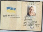 V ajeroportu Odessy krymchanke ob#jasnili, chto s ee rossijskim pasportom popast' mozhno tol'ko v Zimbabve