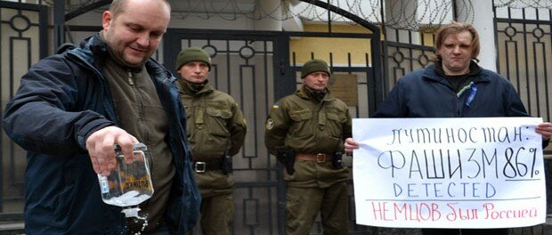 V Odesse chtili pamjat' Nemcova i Putinkoj izgonjali rossijskih besov