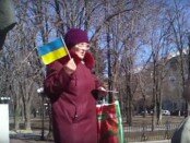 Smelaja ukrainskaja babushka ne pobojalas' stai vatnikov v Luganske: "Ja na svoej zemle"