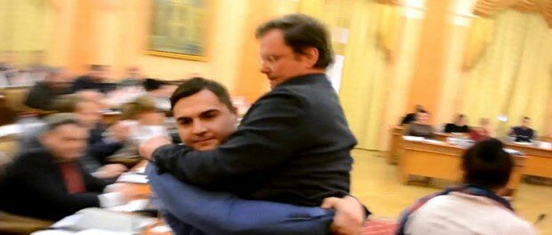 V Odesse vynesli iz gorsoveta zamestitelja Saakashvili